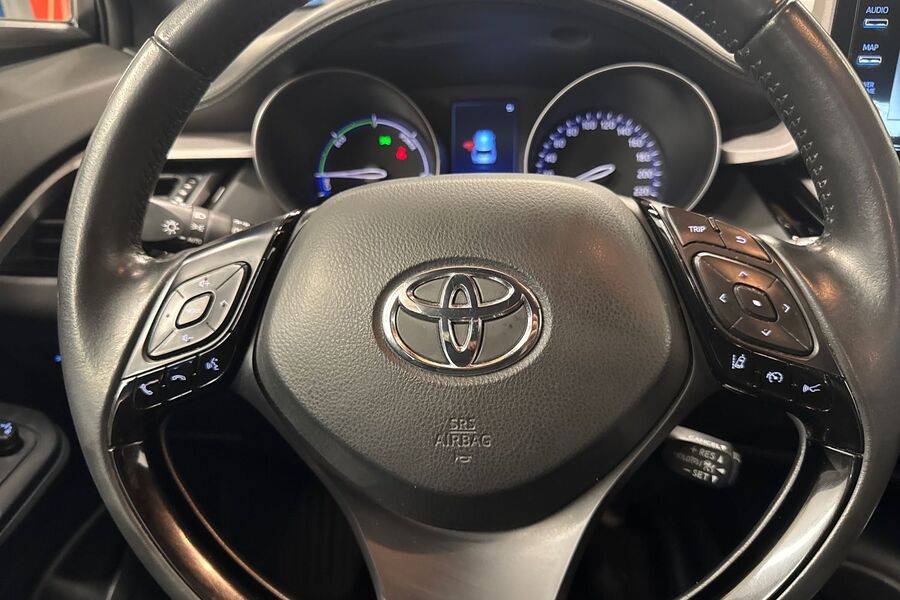 Toyota C-HR vaihtoauto