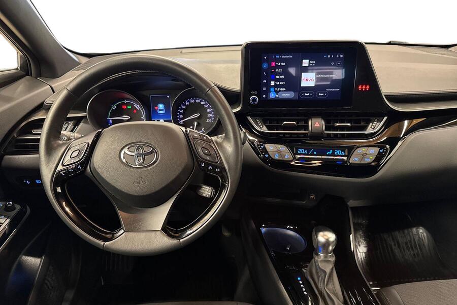 Toyota C-HR vaihtoauto
