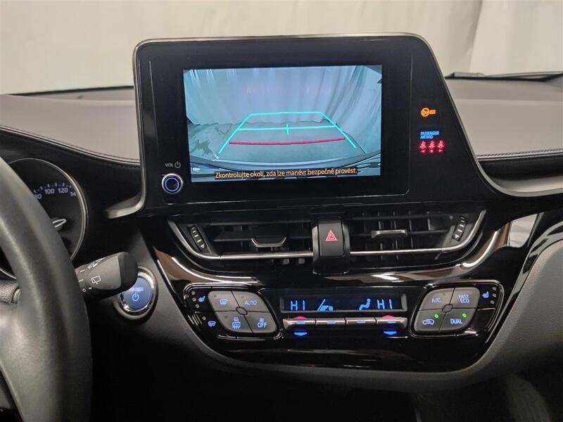 Toyota C-HR vaihtoauto