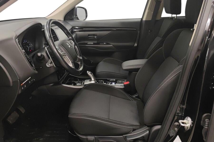 Mitsubishi Outlander PHEV vaihtoauto
