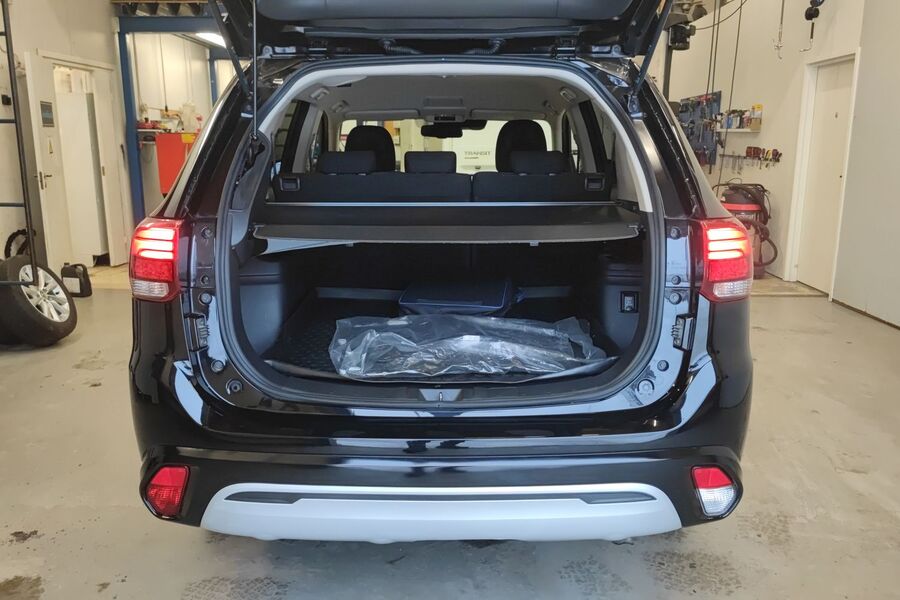 Mitsubishi Outlander PHEV vaihtoauto