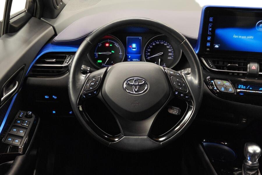 Toyota C-HR vaihtoauto