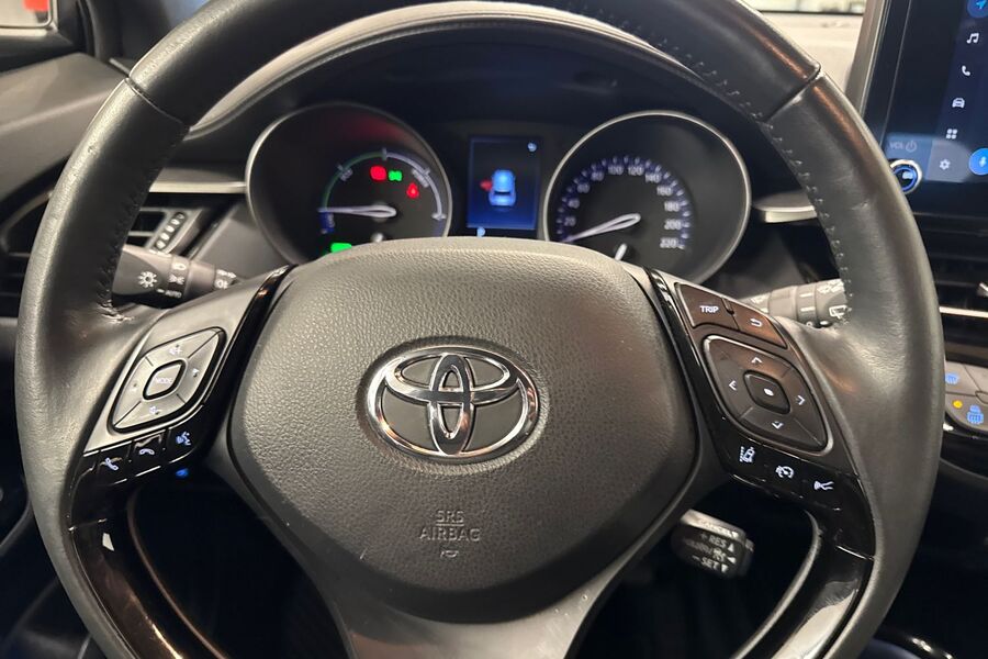 Toyota C-HR vaihtoauto