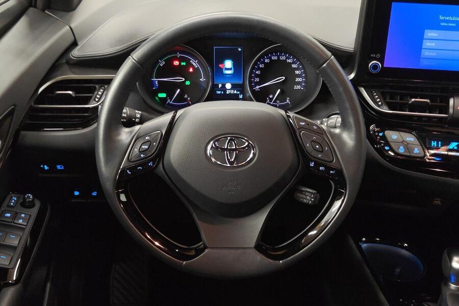 Toyota C-HR vaihtoauto