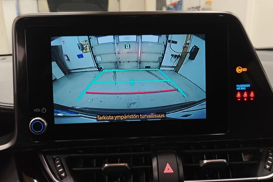 Toyota C-HR vaihtoauto