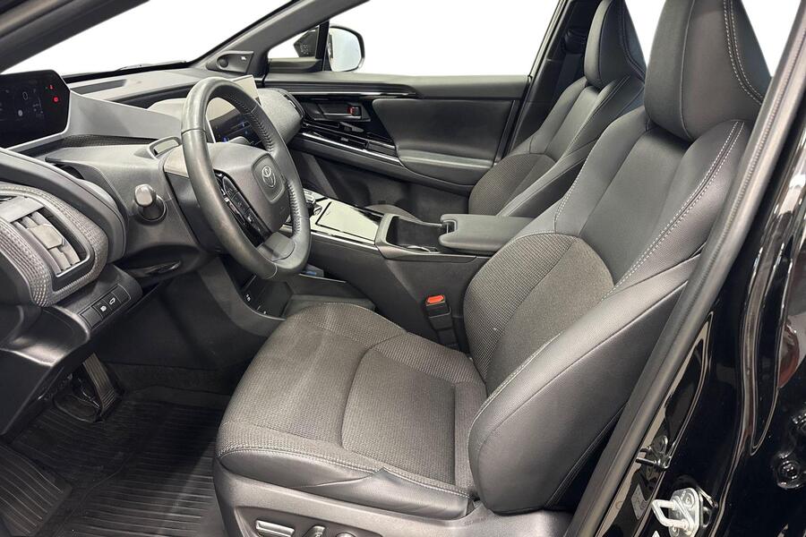 Toyota bZ4X vaihtoauto