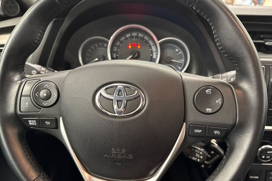 Toyota Auris vaihtoauto