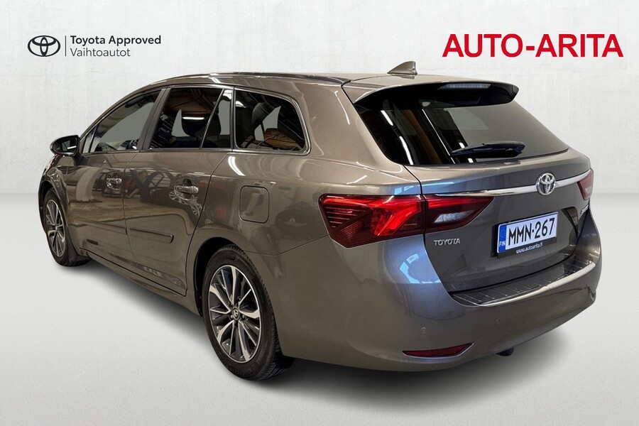 Toyota Avensis vaihtoauto