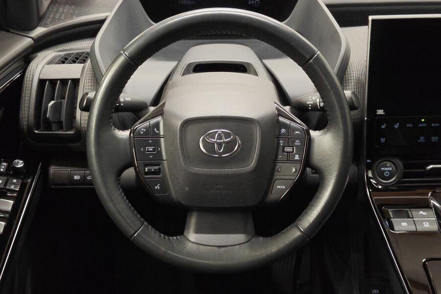 Toyota bZ4X vaihtoauto