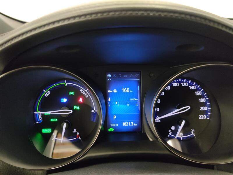 Toyota C-HR vaihtoauto