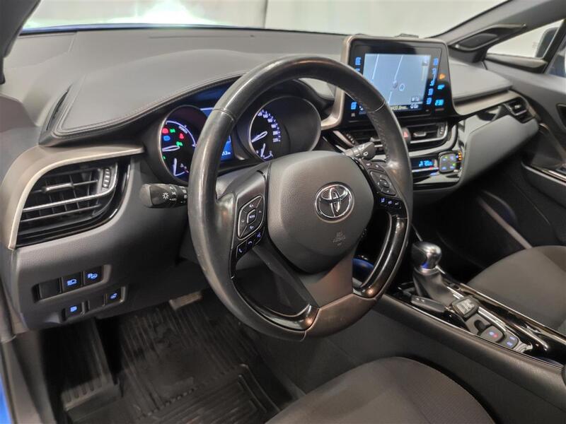 Toyota C-HR vaihtoauto