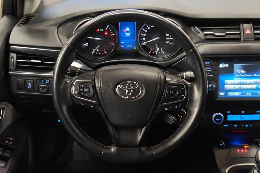 Toyota Avensis vaihtoauto