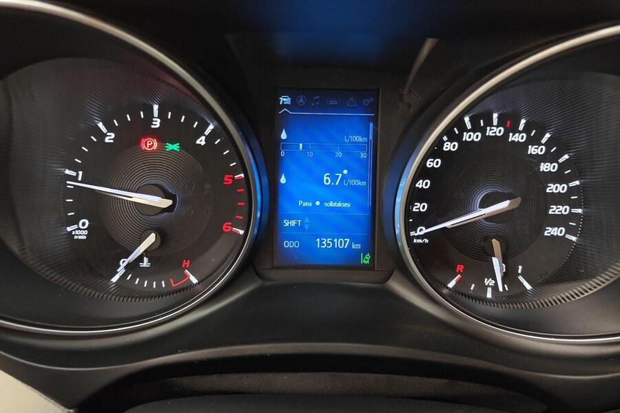 Toyota Avensis vaihtoauto