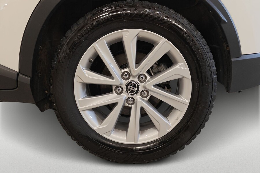 Toyota C-HR vaihtoauto