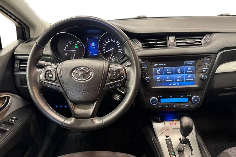 Toyota Avensis vaihtoauto