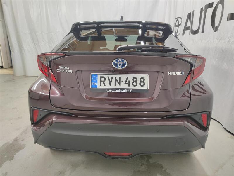 Toyota C-HR vaihtoauto