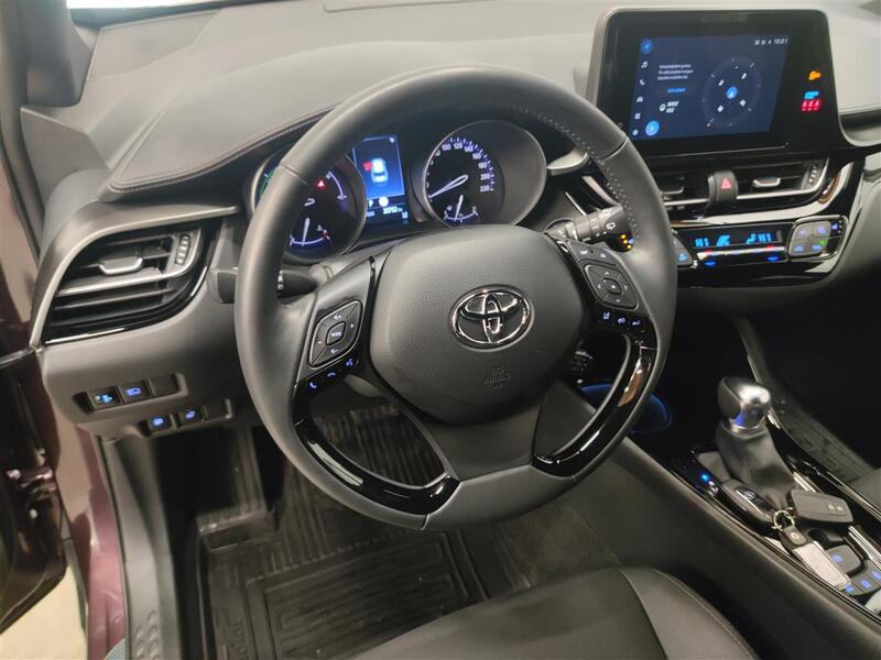 Toyota C-HR vaihtoauto