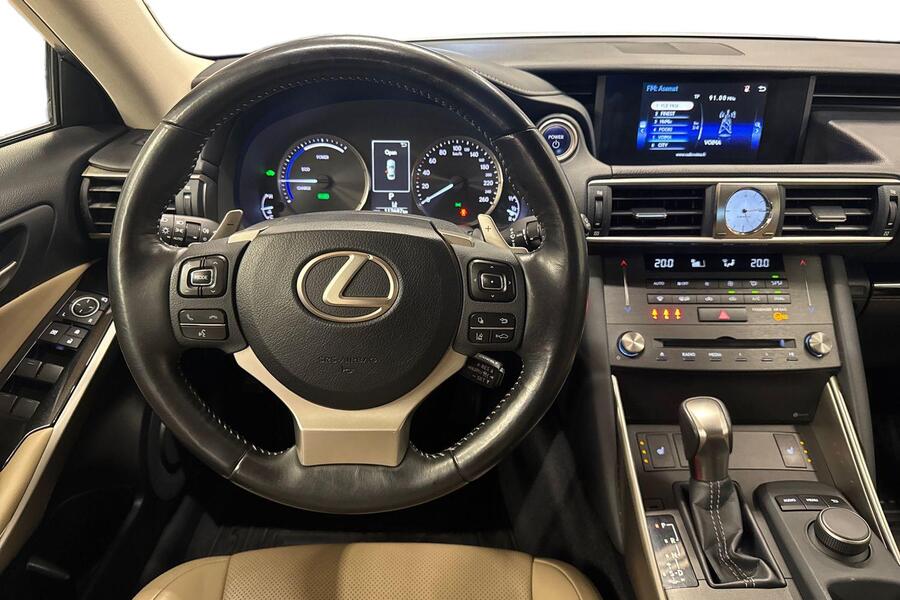 Lexus IS vaihtoauto