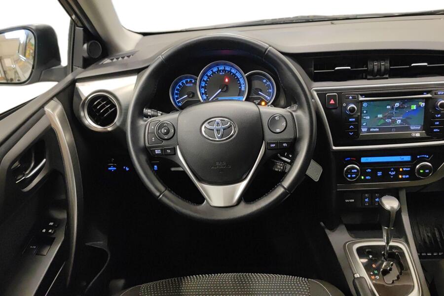 Toyota Auris vaihtoauto