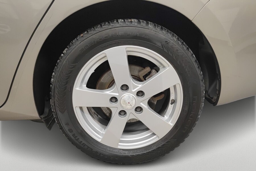 Toyota Auris vaihtoauto