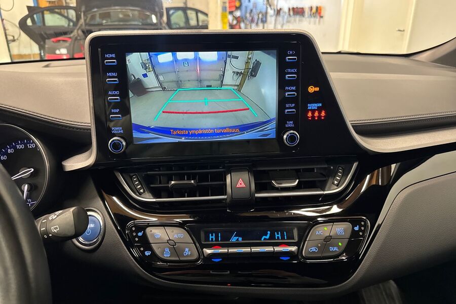 Toyota C-HR vaihtoauto