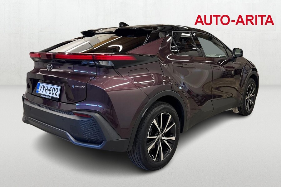 Toyota C-HR vaihtoauto