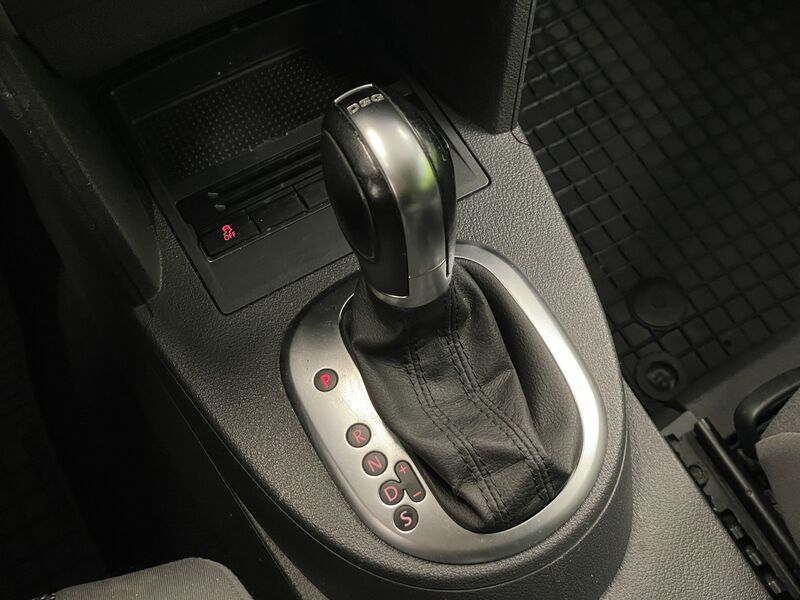 Volkswagen Touran vaihtoauto