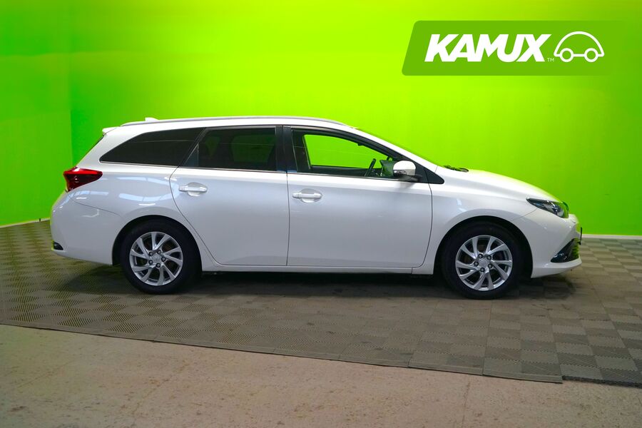 Toyota Auris vaihtoauto