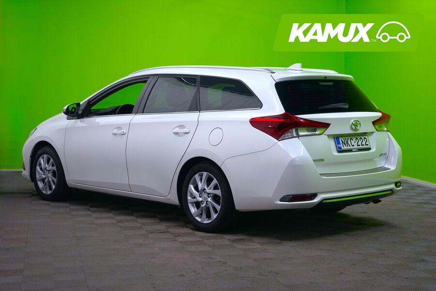 Toyota Auris vaihtoauto