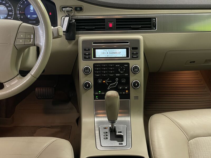 Volvo V70 vaihtoauto