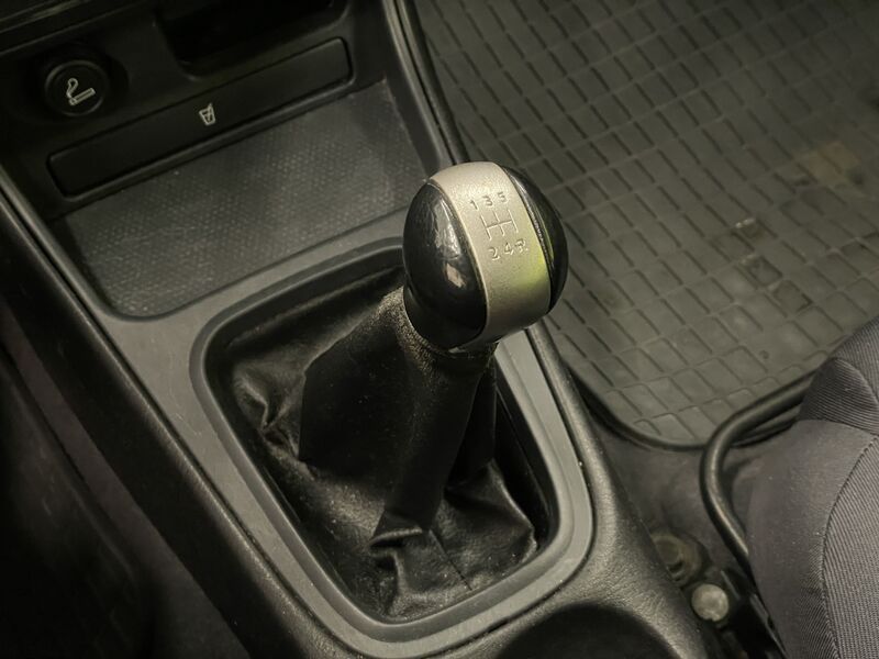 Nissan Almera vaihtoauto