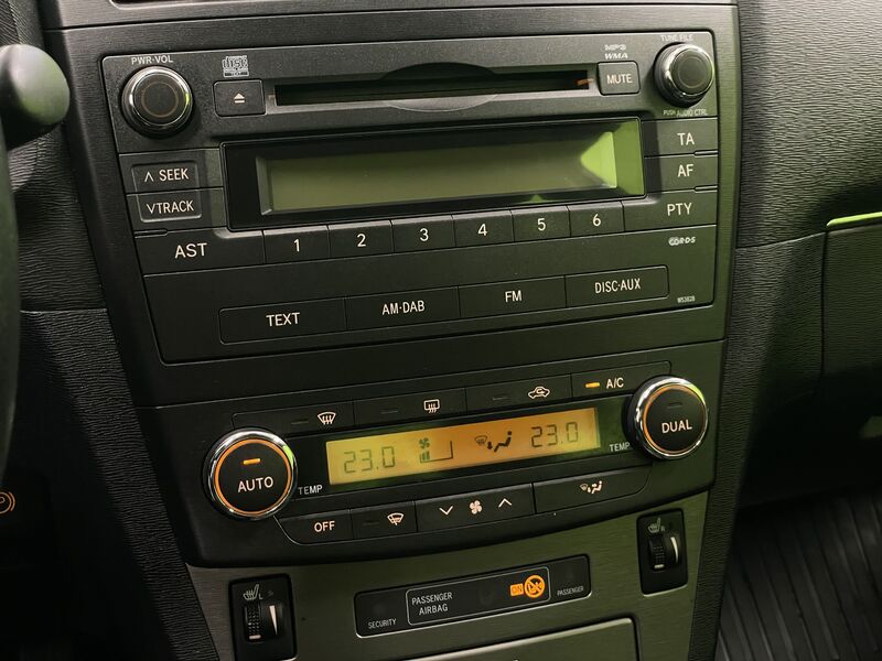 Toyota Avensis vaihtoauto