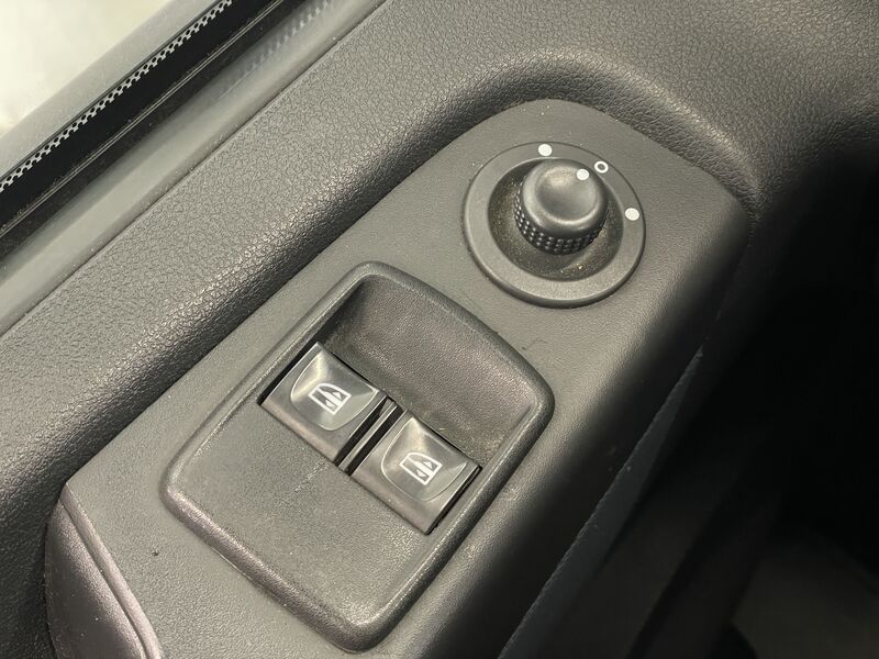 Opel Vivaro vaihtoauto