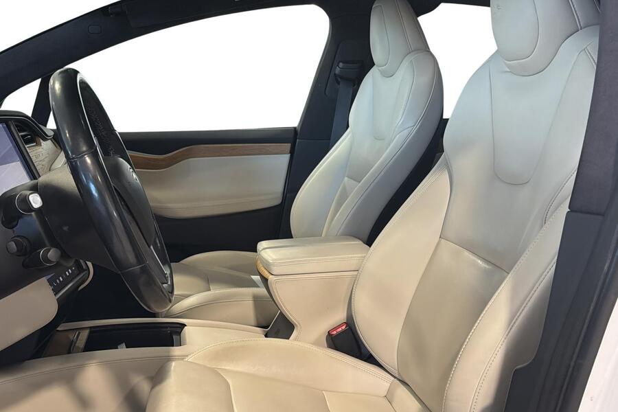 Tesla Model X vaihtoauto