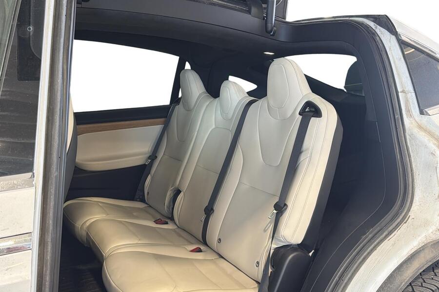 Tesla Model X vaihtoauto