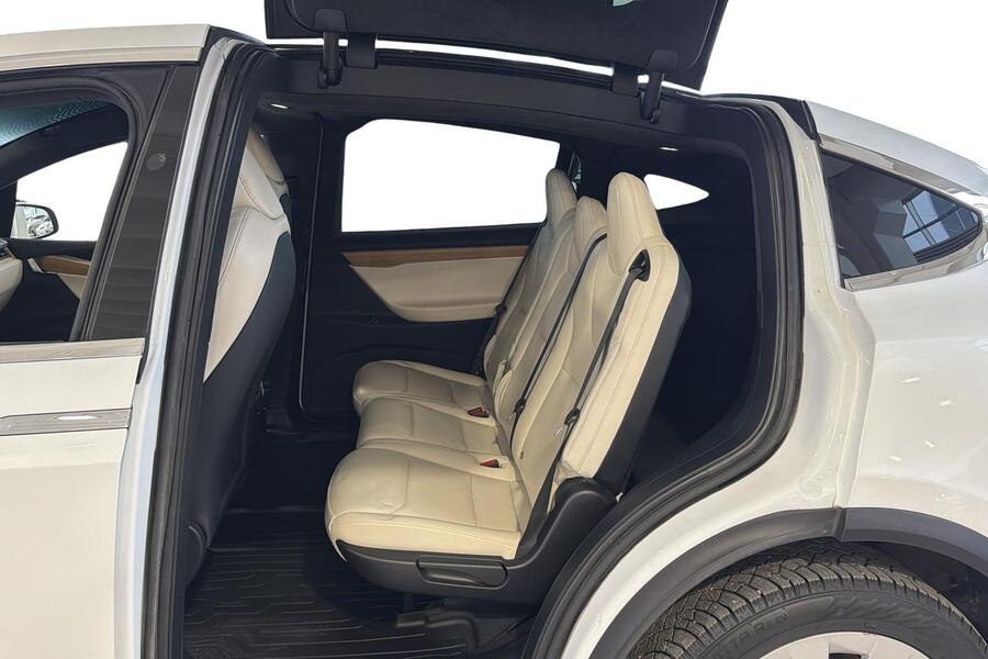 Tesla Model X vaihtoauto