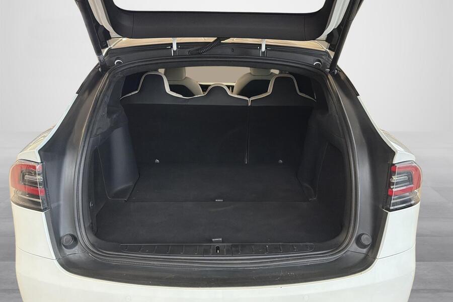 Tesla Model X vaihtoauto
