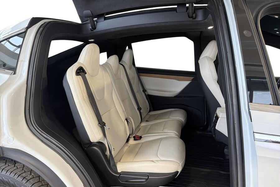 Tesla Model X vaihtoauto