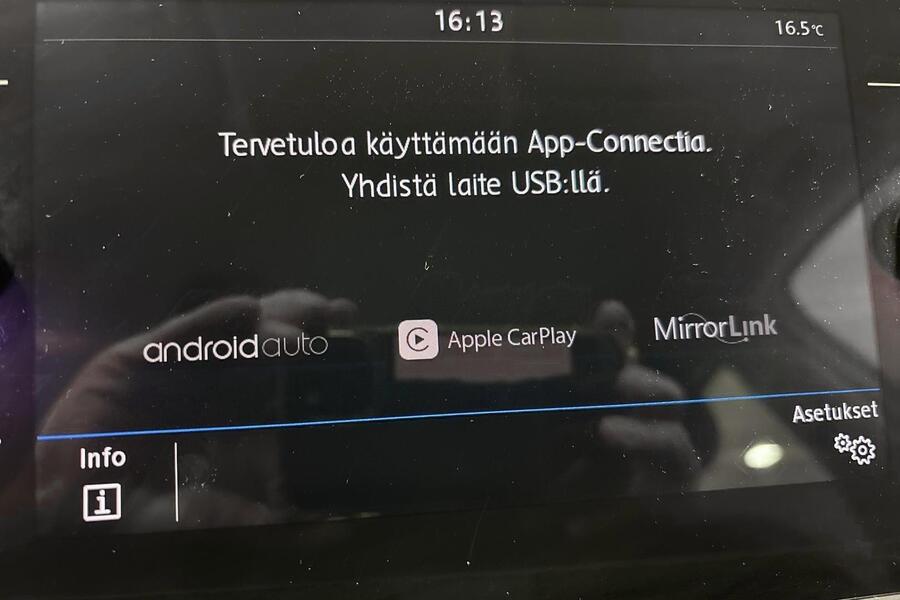 Volkswagen Golf Sportsvan vaihtoauto