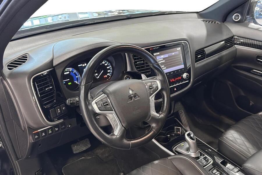 Mitsubishi Outlander PHEV vaihtoauto