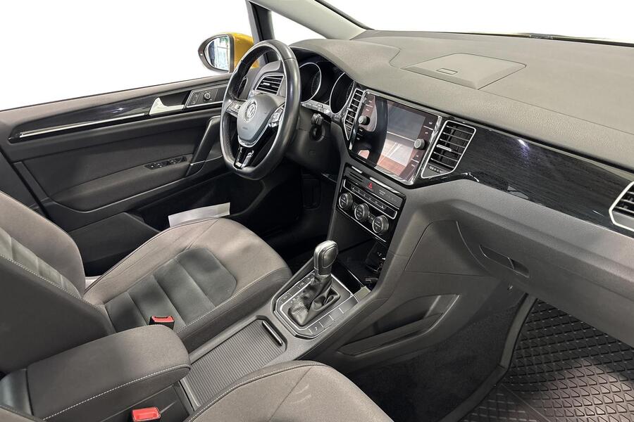 Volkswagen Golf Sportsvan vaihtoauto