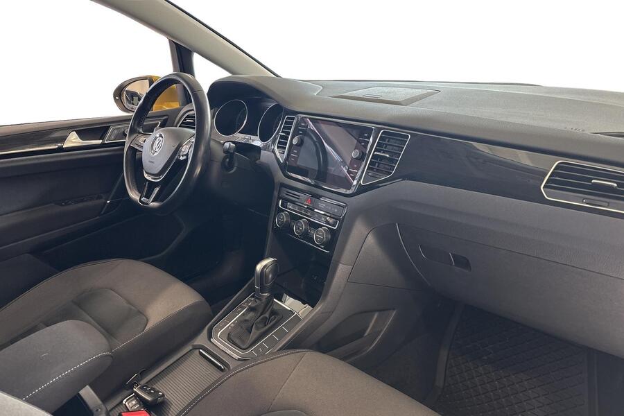 Volkswagen Golf Sportsvan vaihtoauto