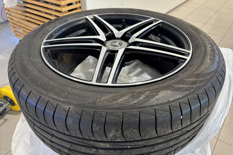 Mercedes-Benz EQB vaihtoauto