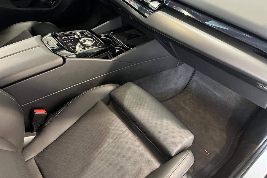 BMW i5 vaihtoauto
