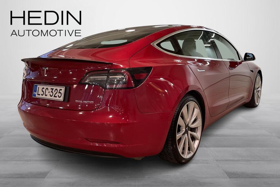 Tesla Model 3 vaihtoauto
