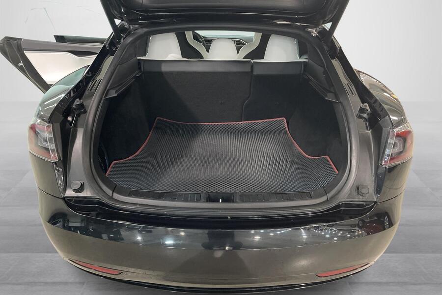Tesla Model S vaihtoauto