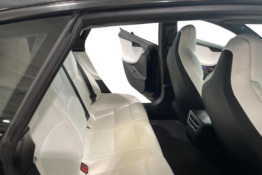 Tesla Model S vaihtoauto