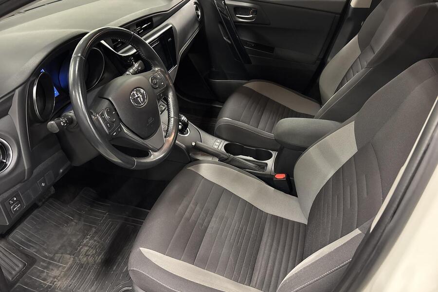 Toyota Auris vaihtoauto