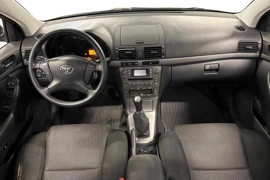 Toyota Avensis vaihtoauto