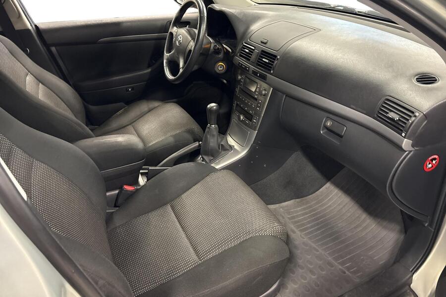 Toyota Avensis vaihtoauto